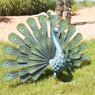 Kovová dekorácia - páv